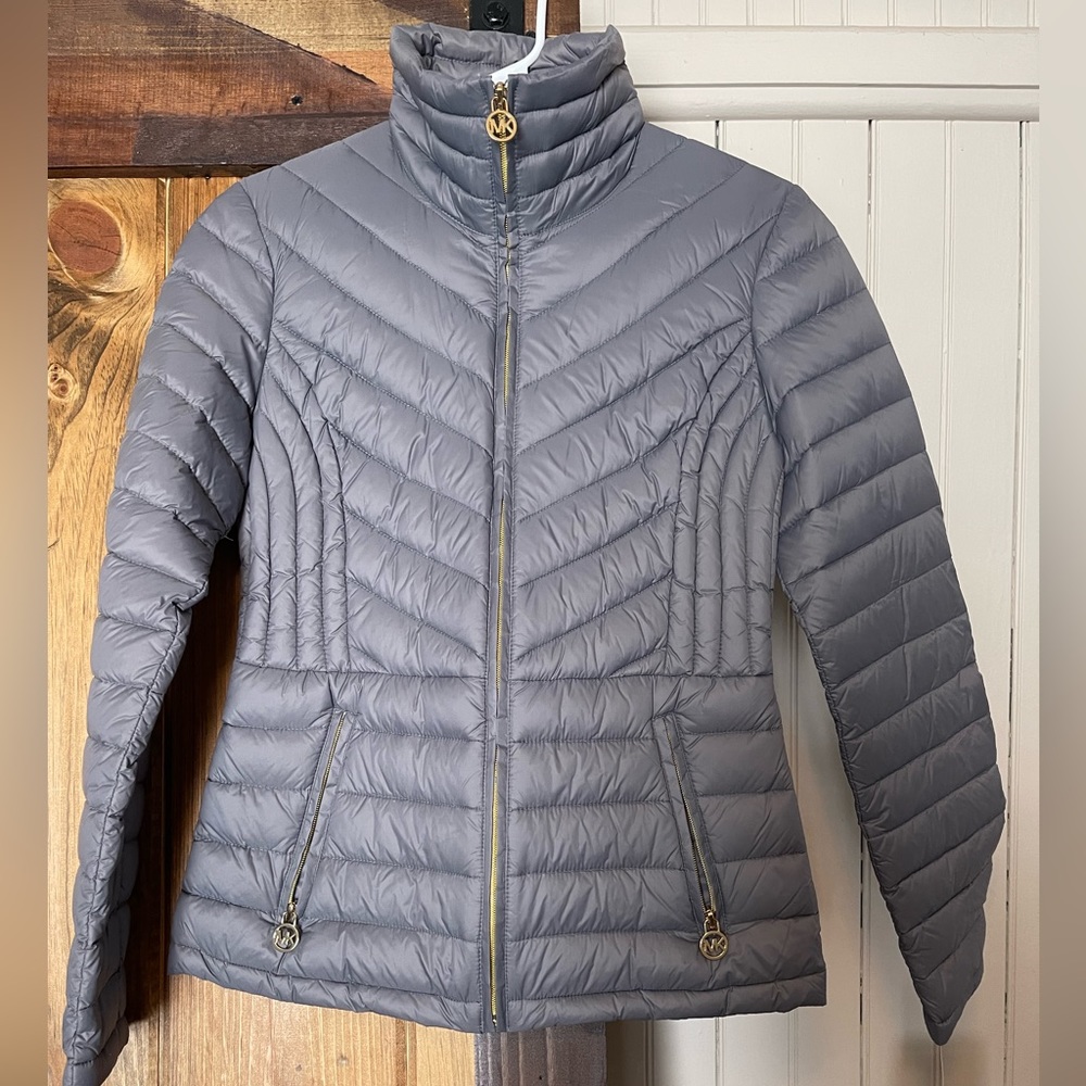 Brand new Michael Kors puffer with bag
